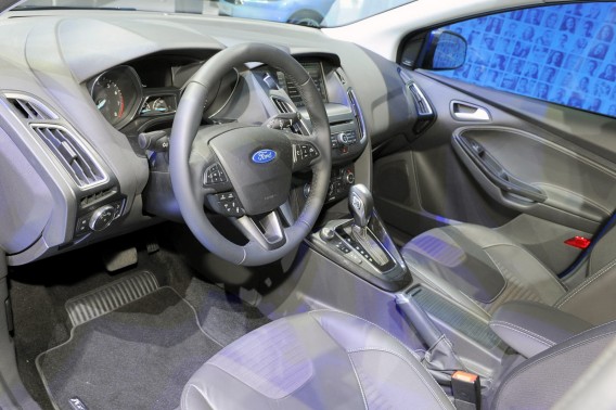 ford-focus-2015-goda-foto-video-4